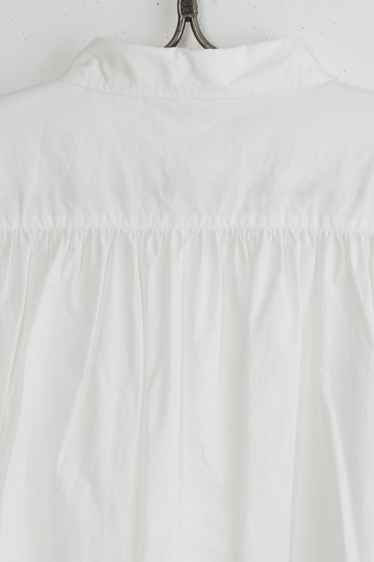 BACK GATHERED SHIRT