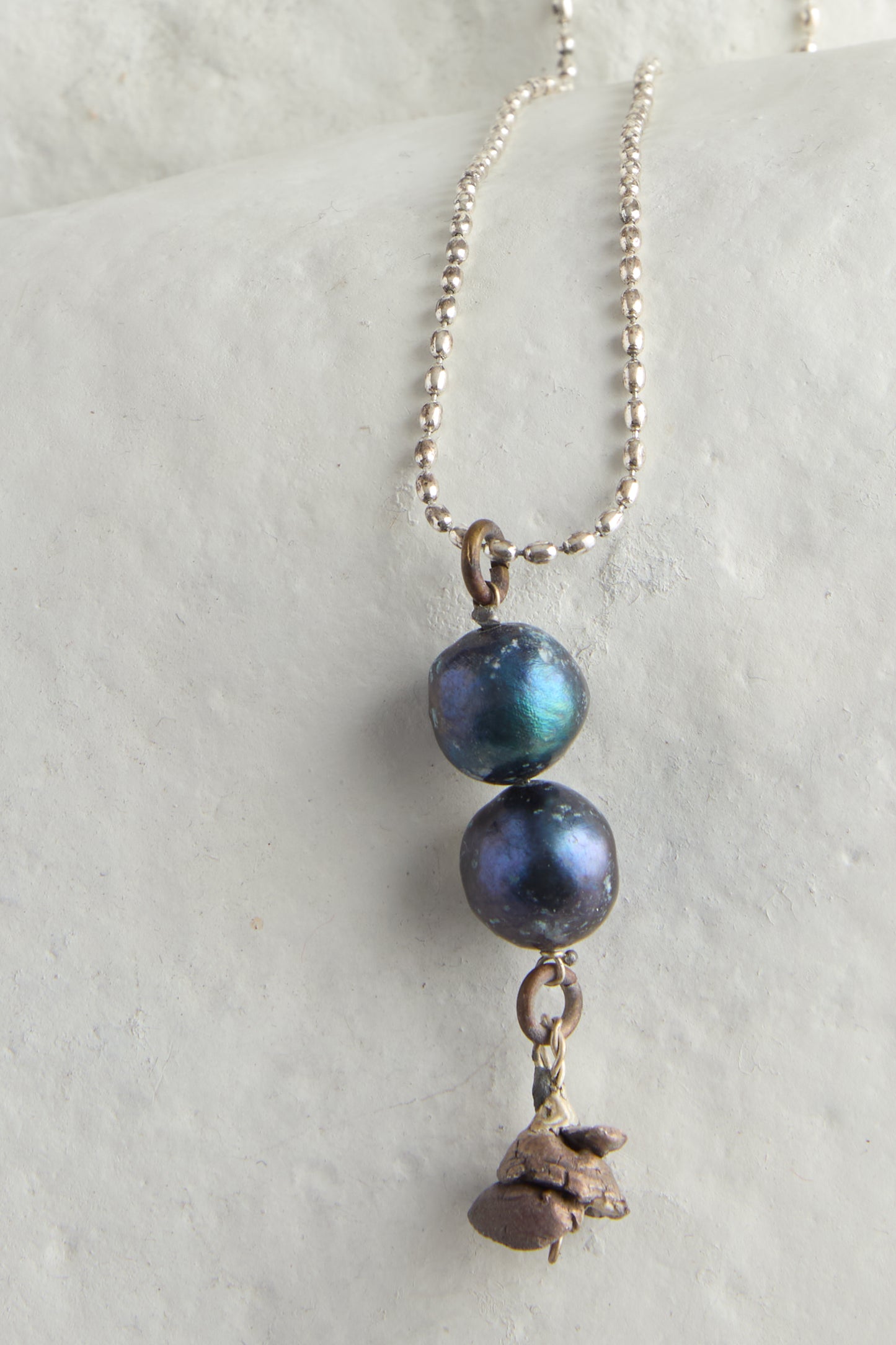 ROSE PEARL NECKLACE