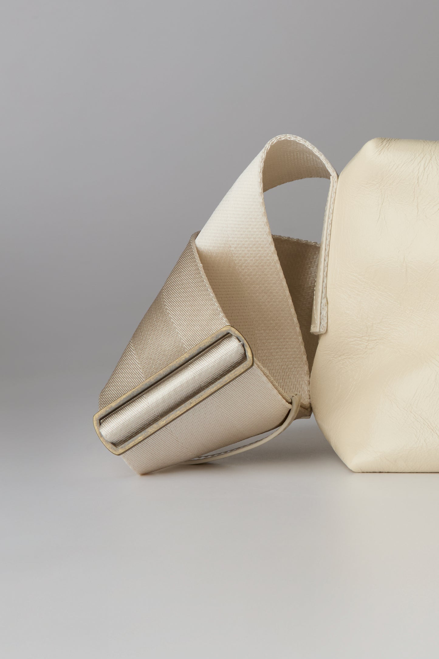 MEDIUM TOFU BAG