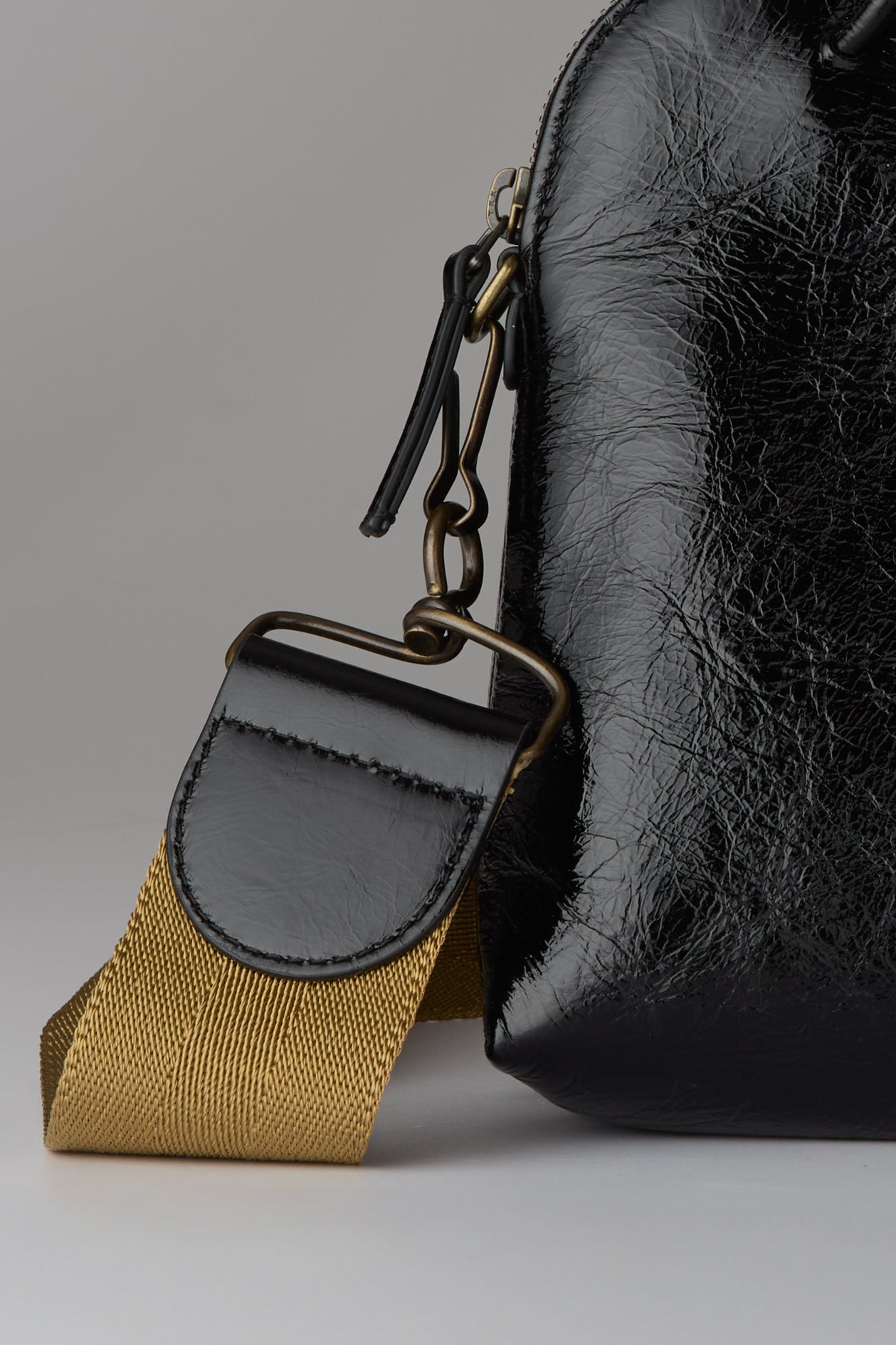 SOFT SMALL CLUTCH