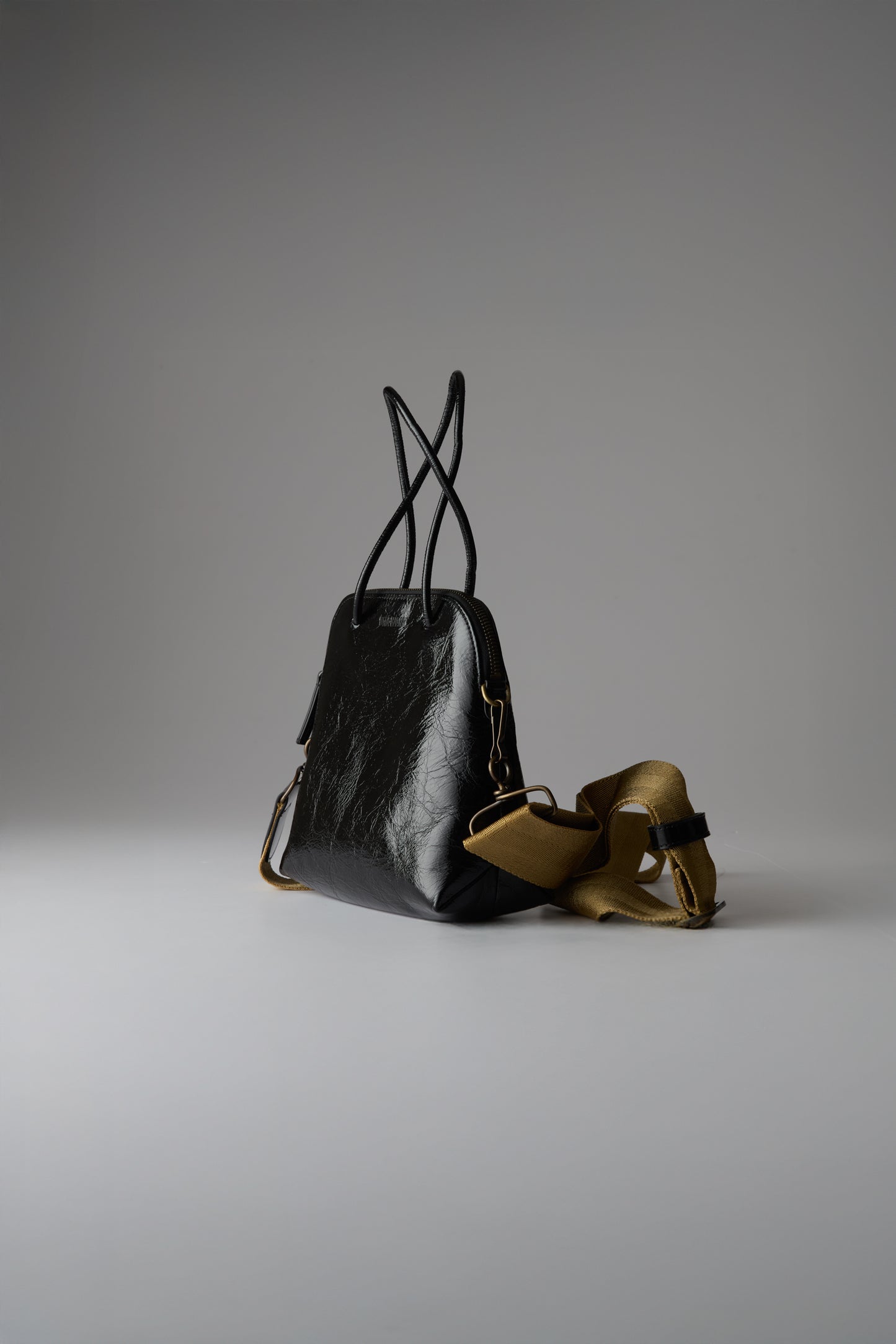 SOFT SMALL CLUTCH