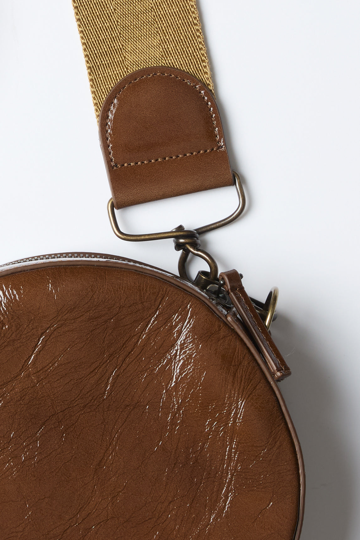 ROUND SMALL CLUTCH