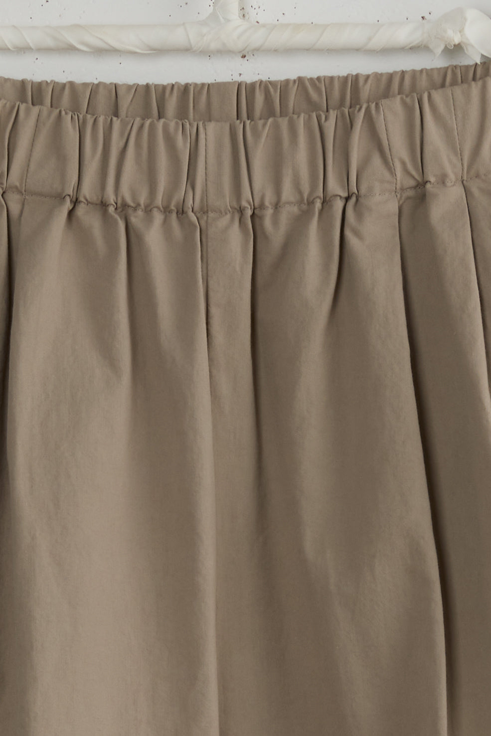 COTTON TUCK PANTS