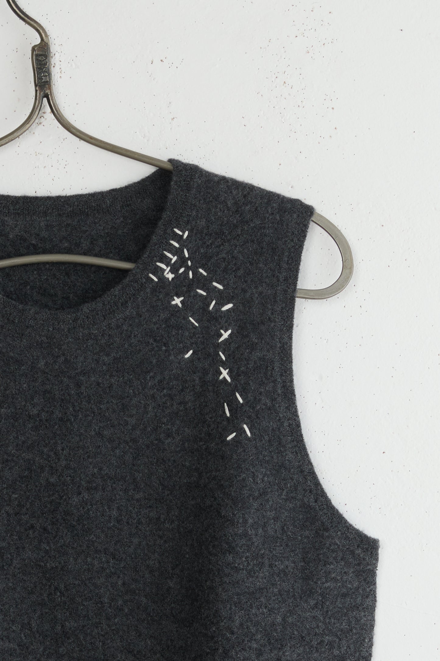STITCH KNIT VEST