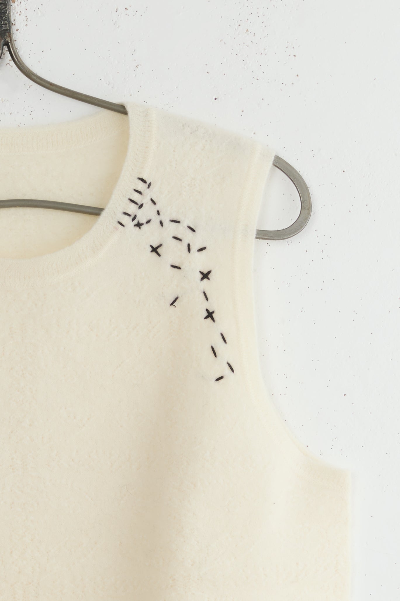 STITCH KNIT VEST