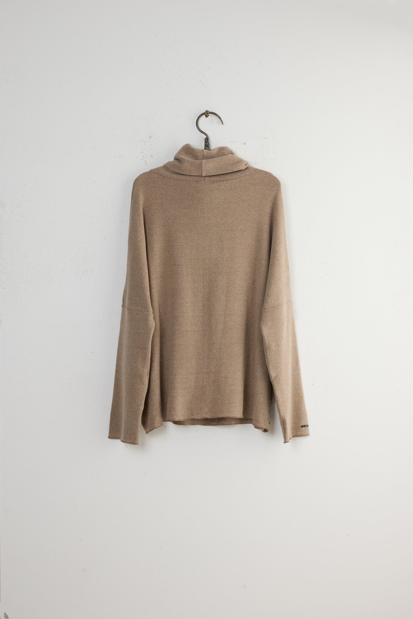 BIG BIG TURTLENECK JP