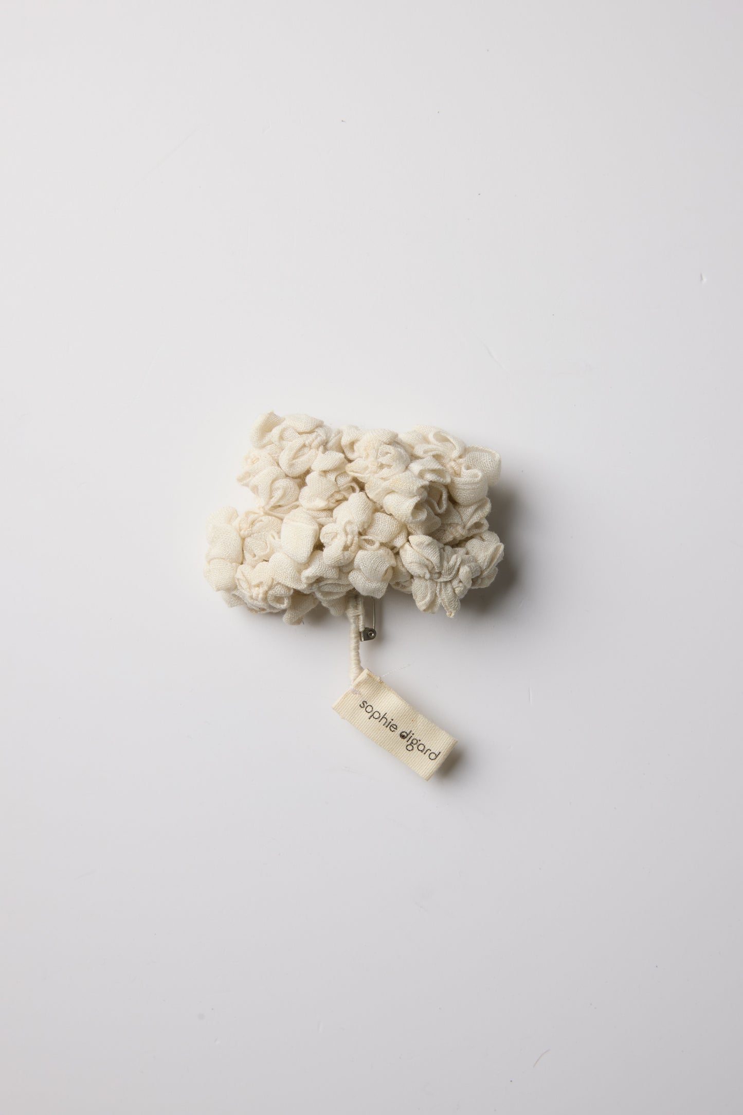 ECRUPAT BROOCH