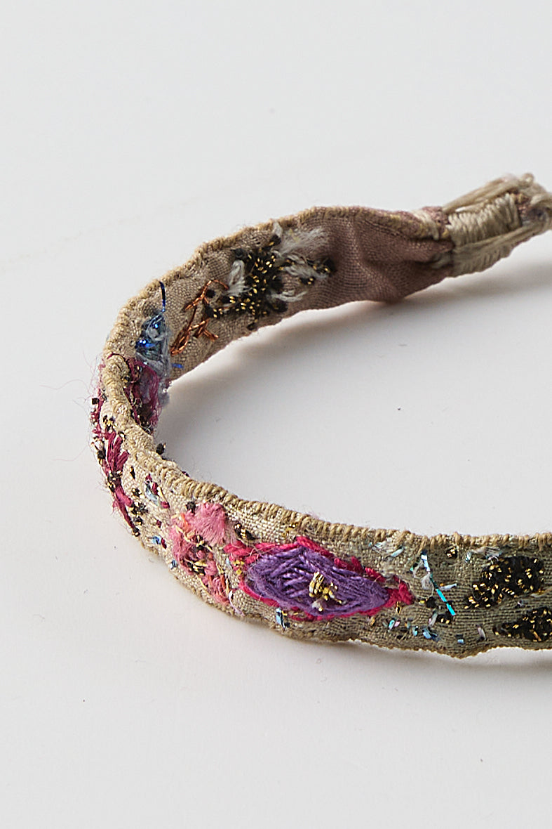 GREEN EMBROIDERED BRACELET