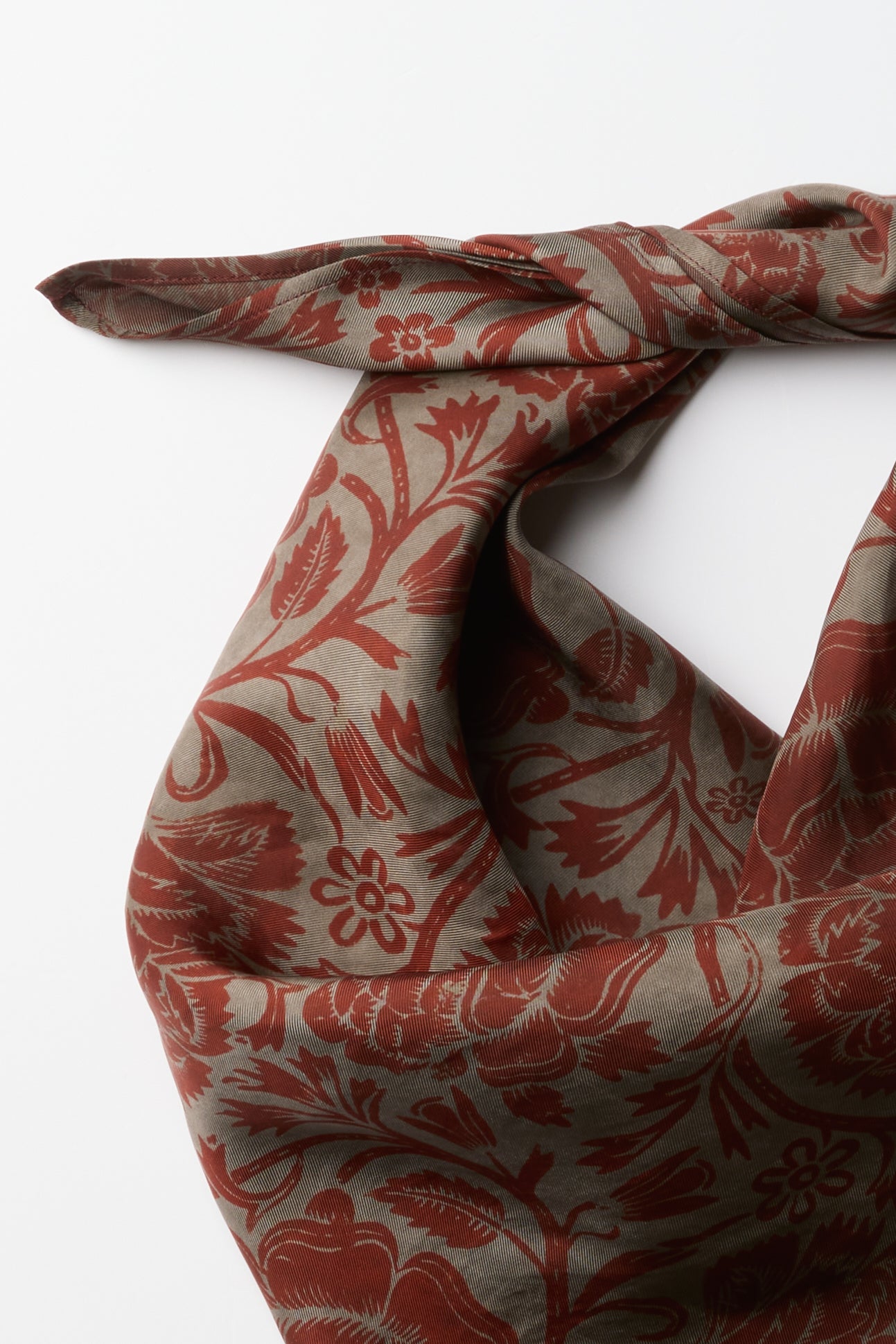 SQUARE PRINTED SCARF