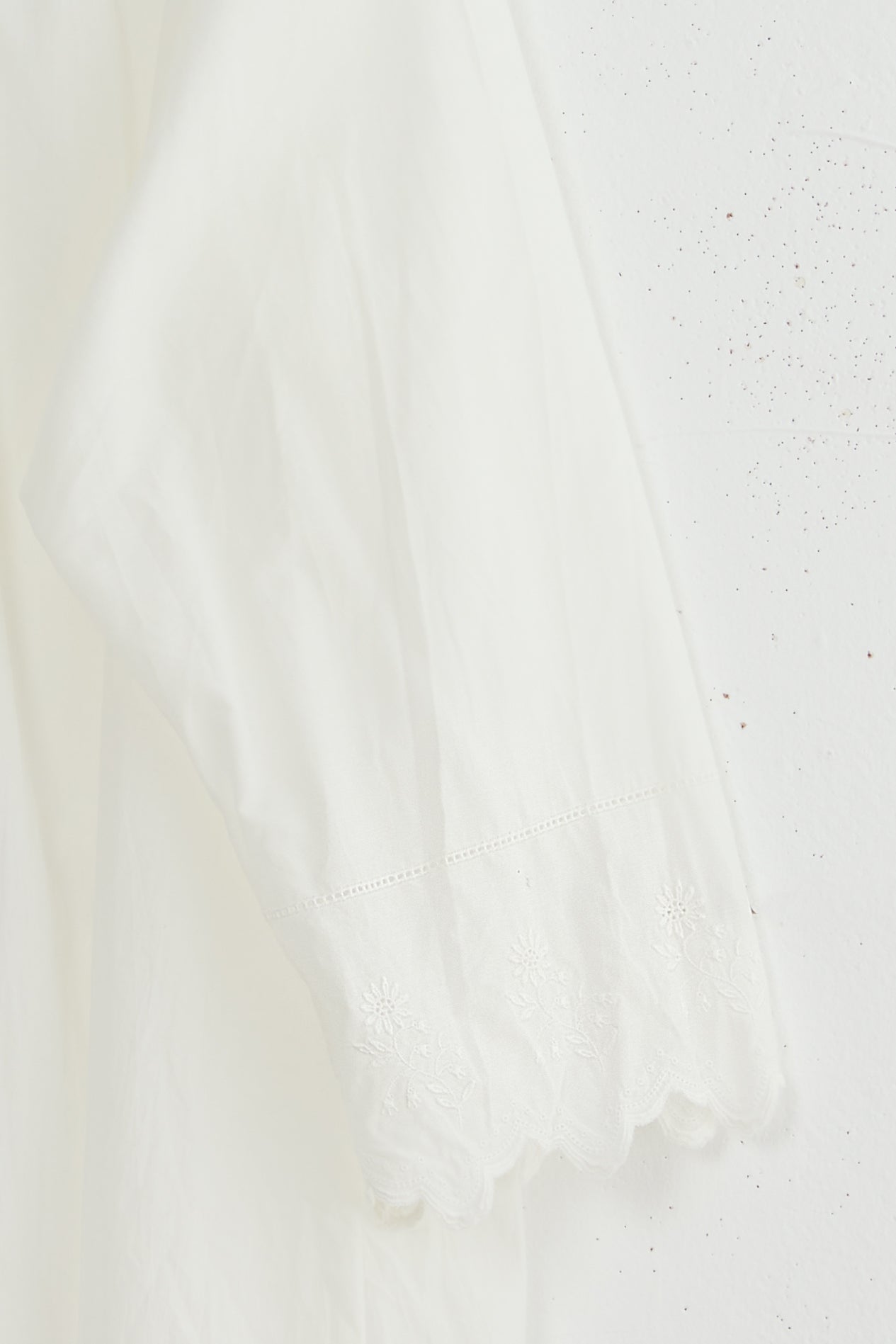 LACE SLEEVE SHIRT