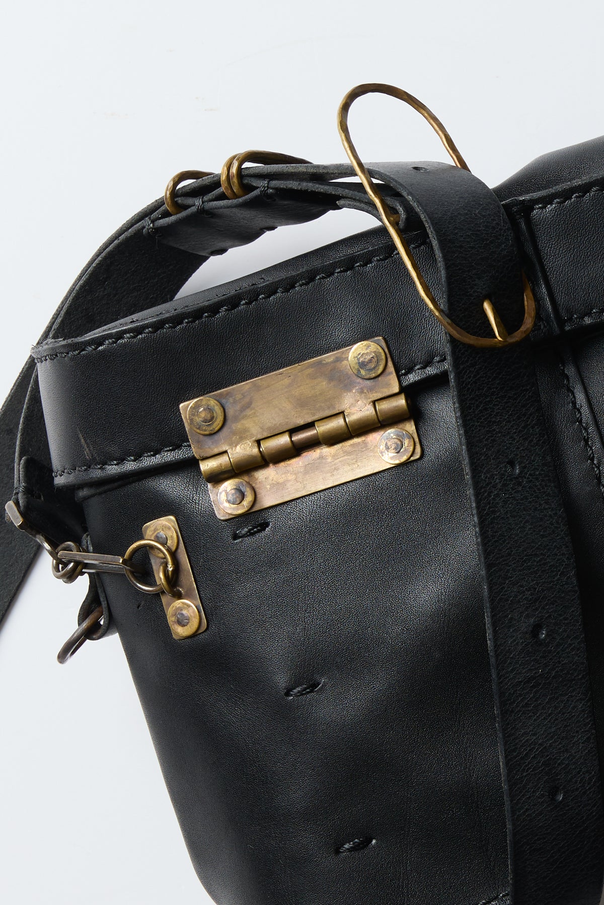 LEATHER MESSTIN BOX BAG
