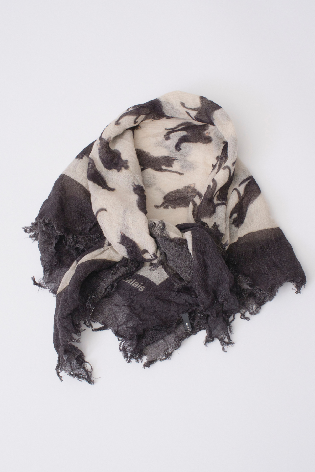 W AIRY CAT SCARF