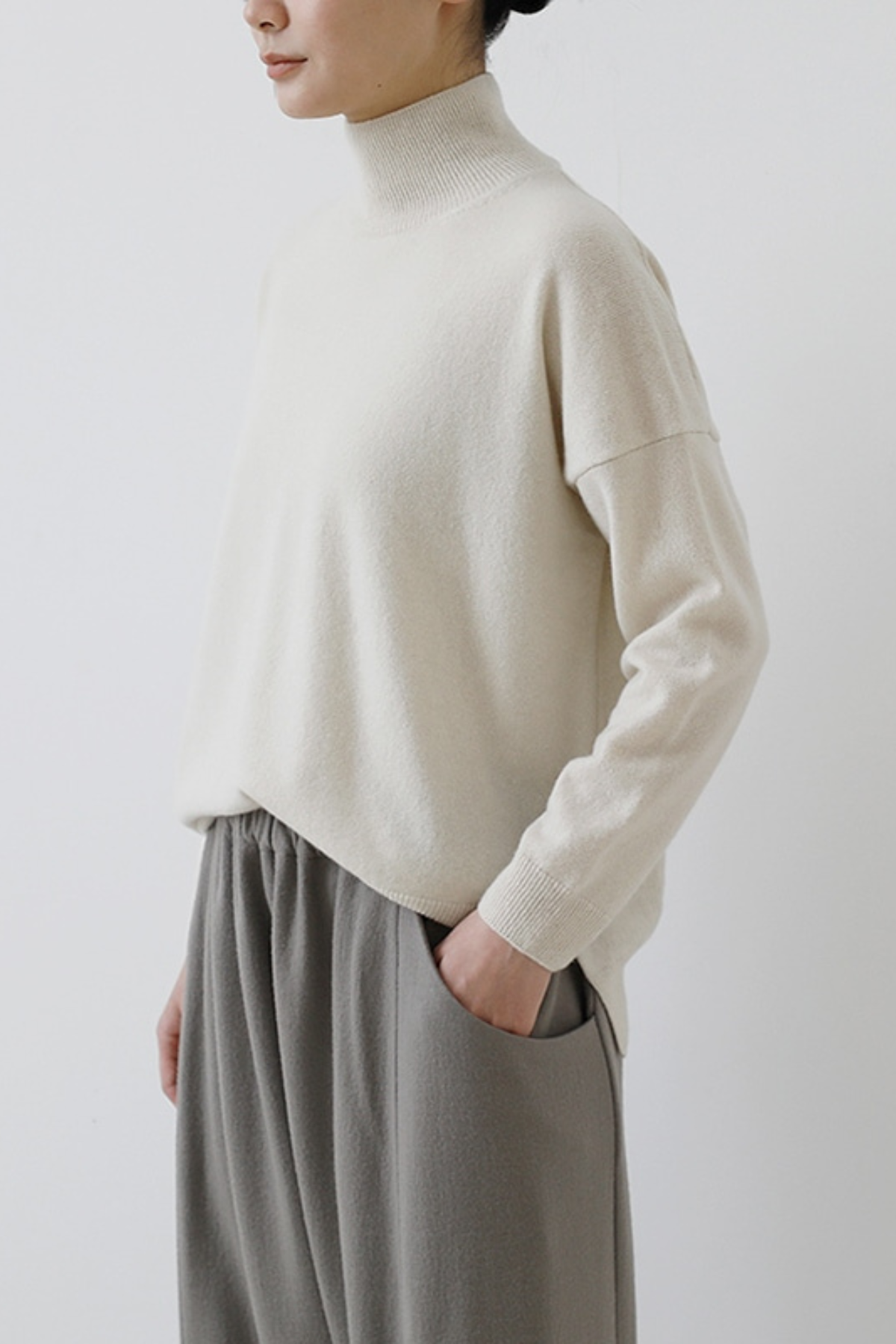 CASHMERE TURTLENECK