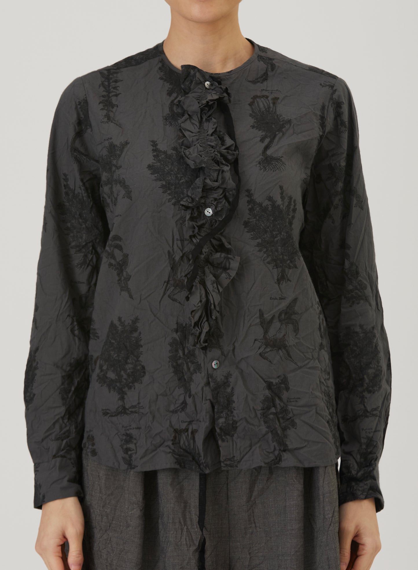 Relax Herbal Print Ruffle Collarless Blouse