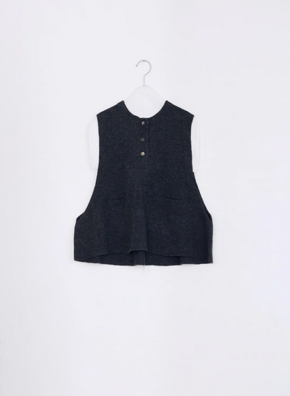 KNIT VEST