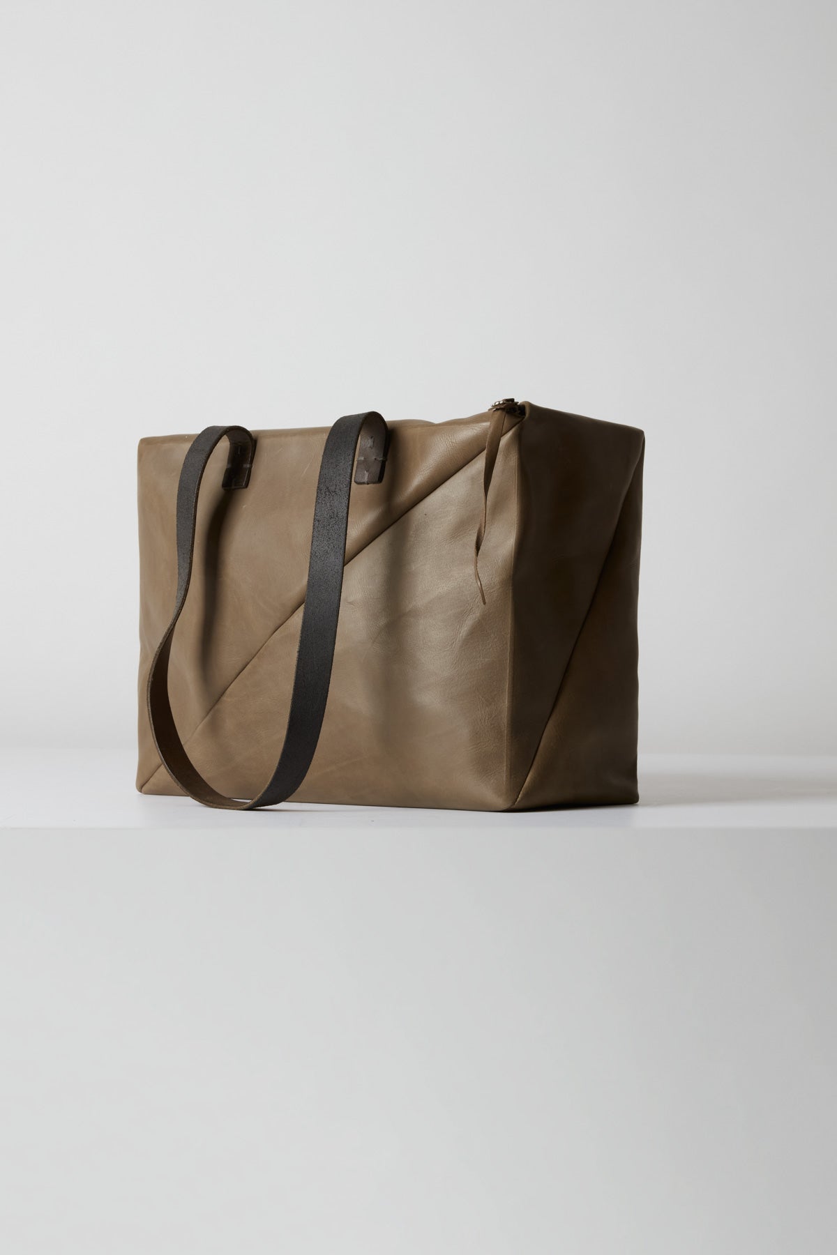 DOUBLE HAND M DIAGONAL BAG