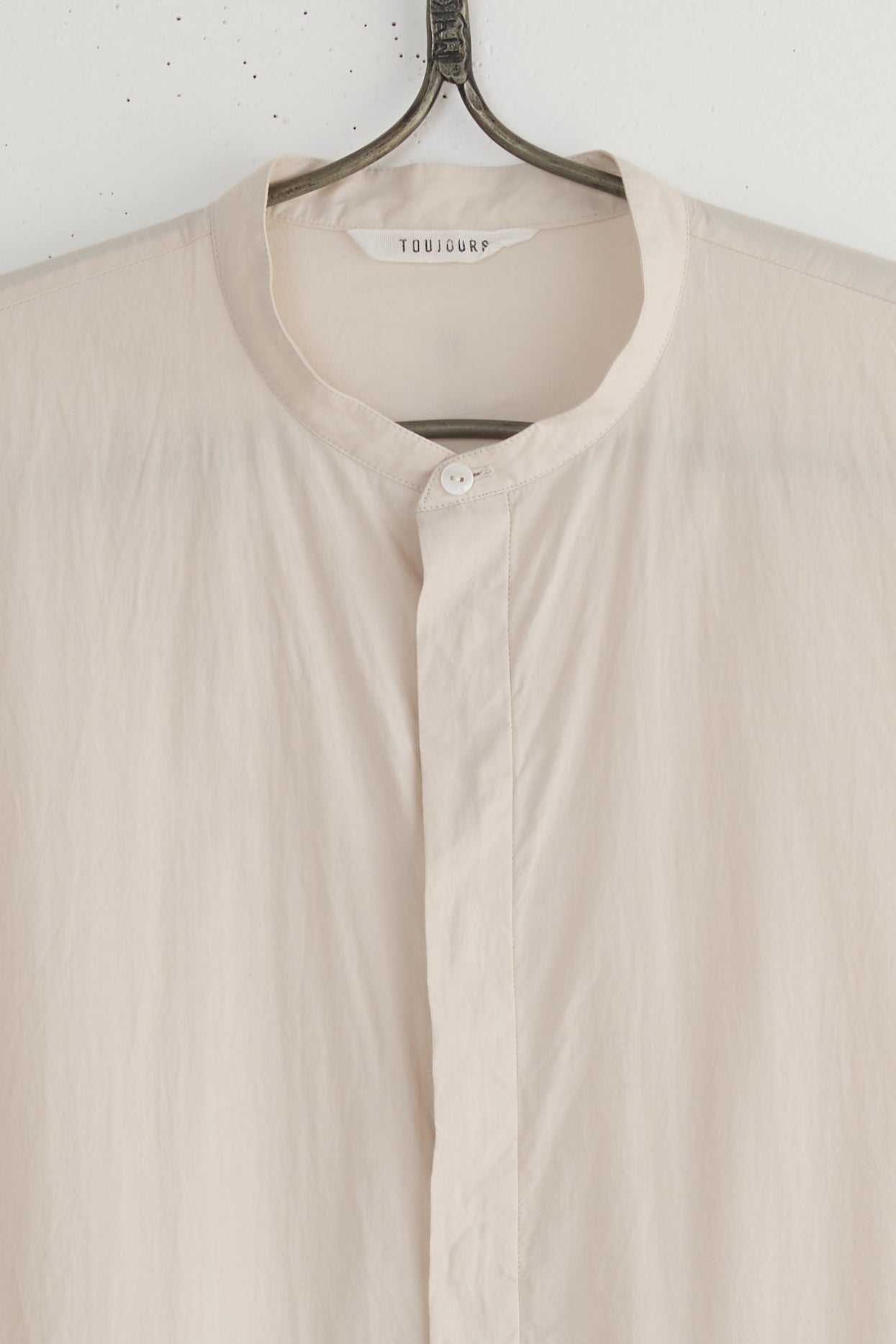SLEEVELESS PLEATED SHIRT DRESS