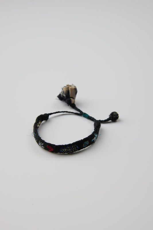 BLACK EMBROIDERED BRACELET