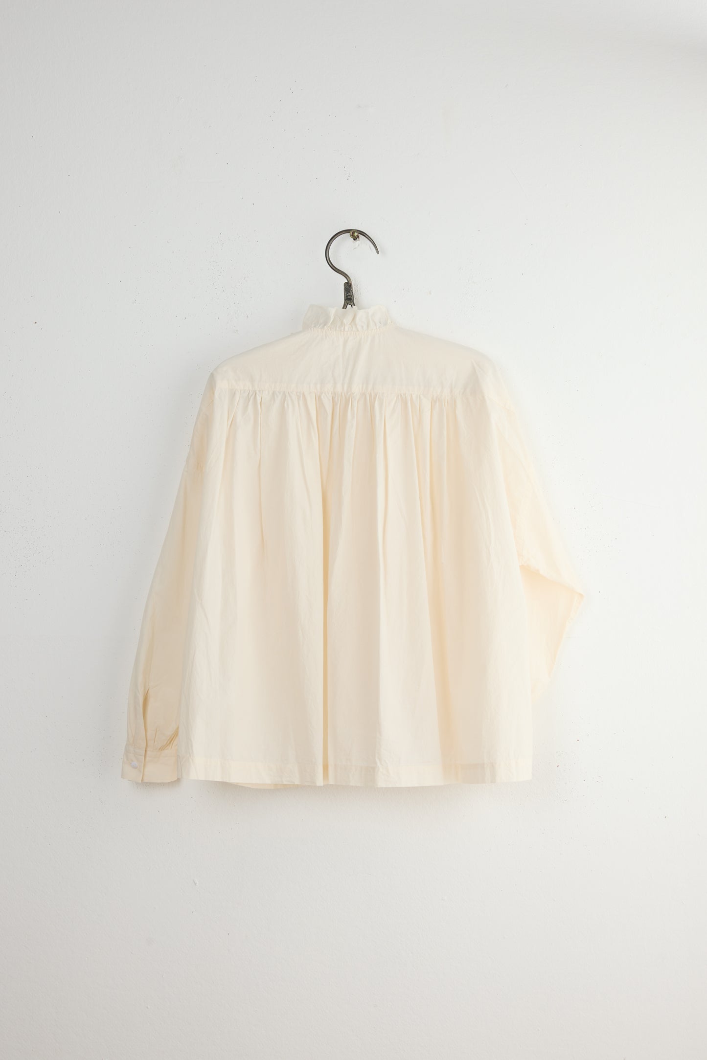 L PIN TUCK SHIRT