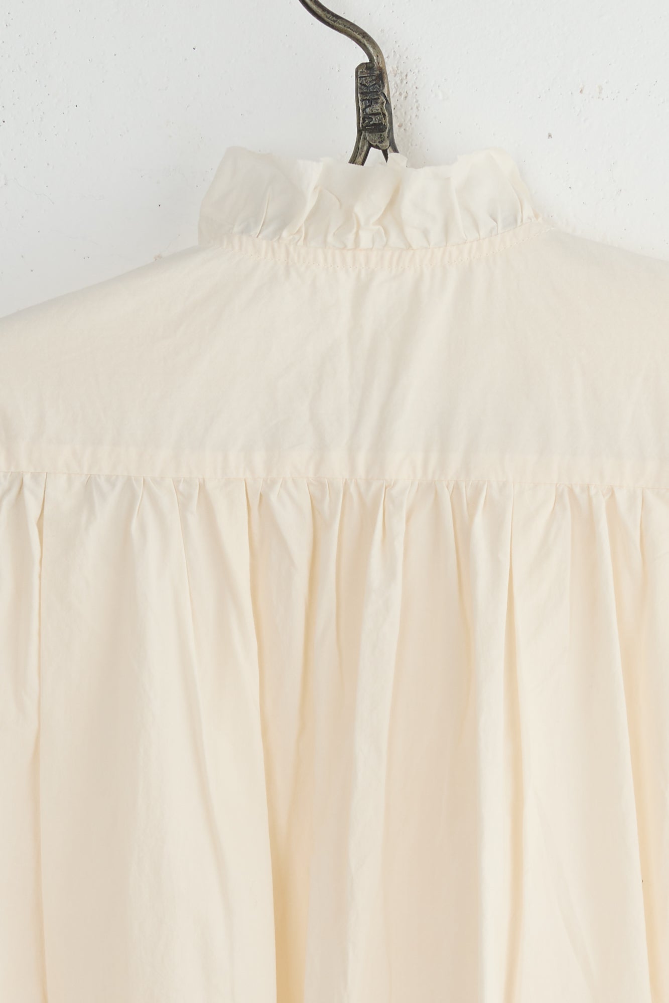 L PIN TUCK SHIRT