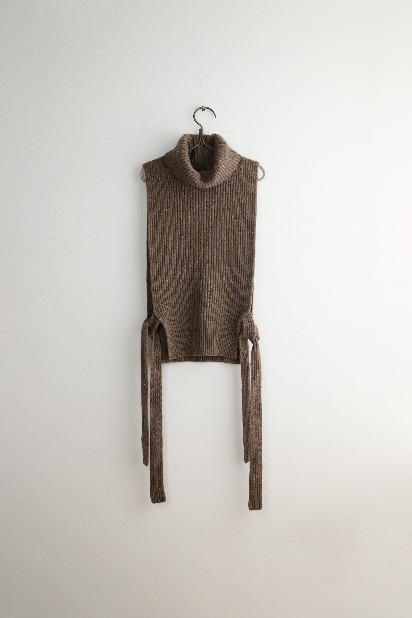 SLV HIGH NECK VEST