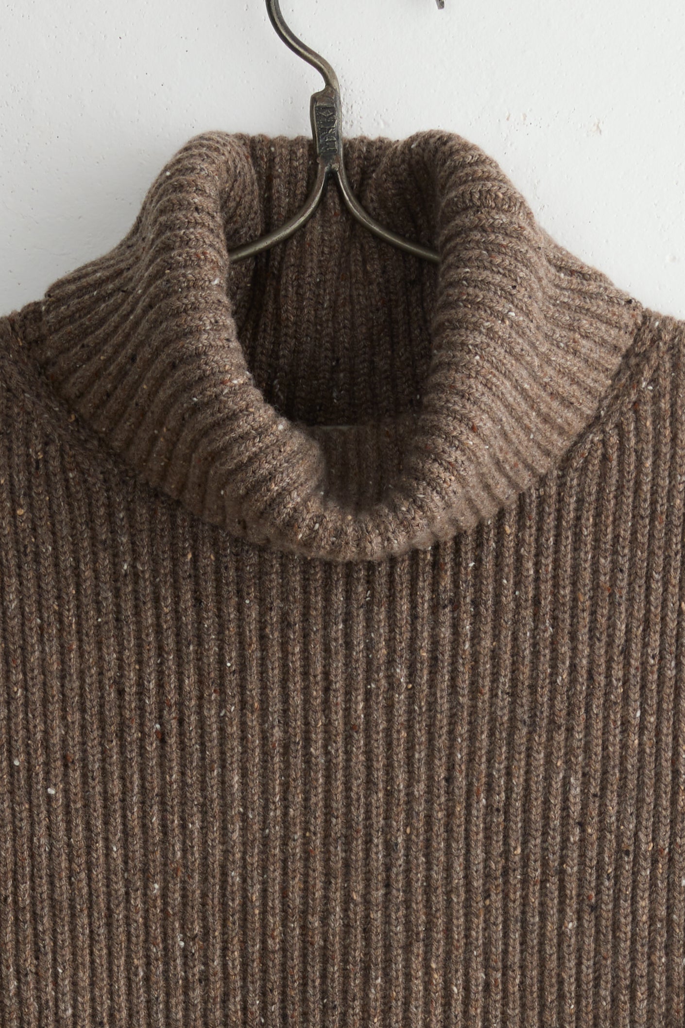 SLV HIGH NECK VEST