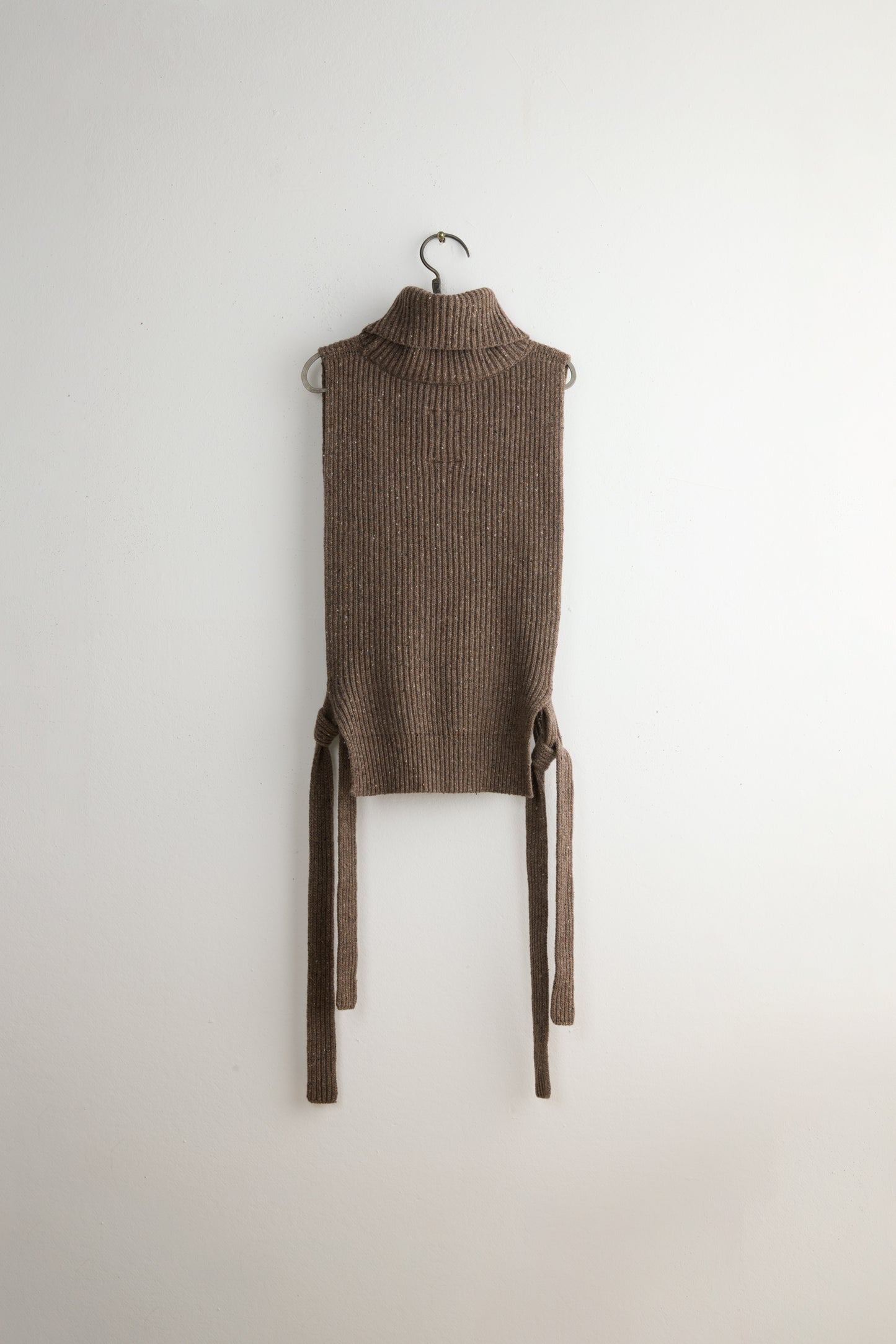 SLV HIGH NECK VEST