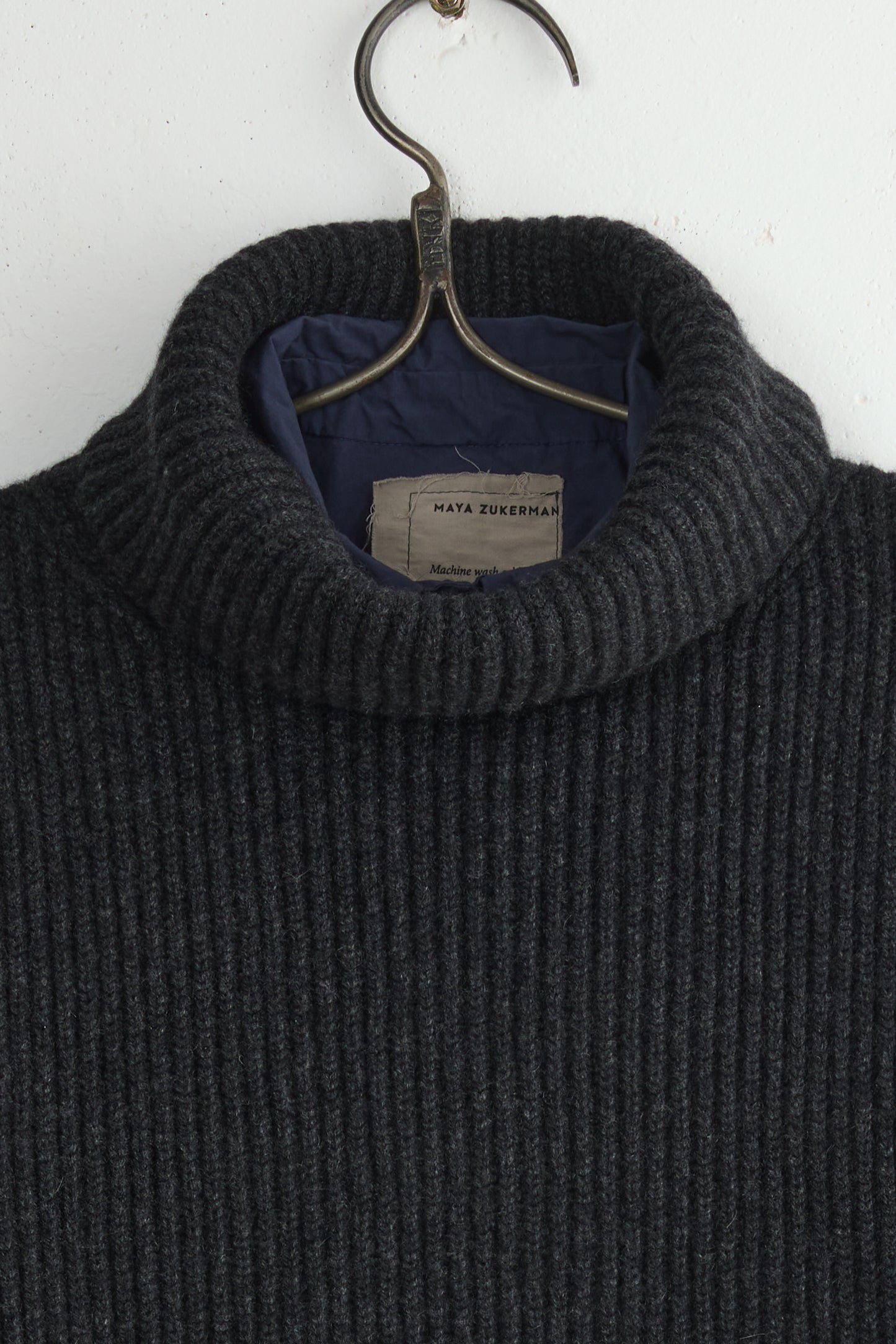SLV HIGH NECK VEST