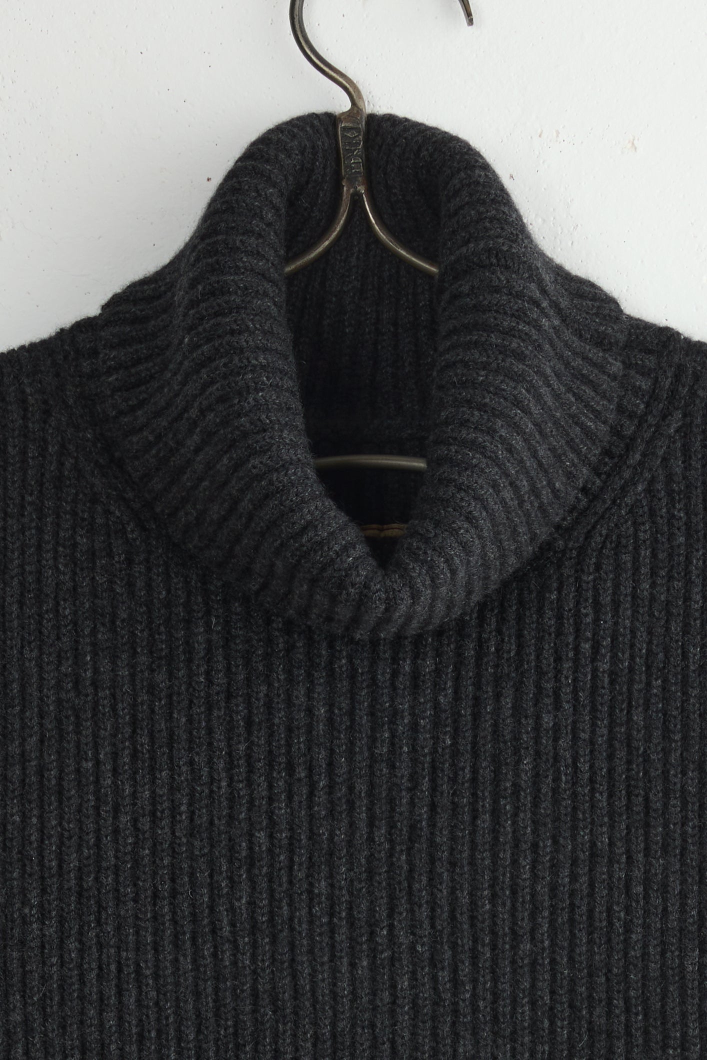 SLV HIGH NECK VEST