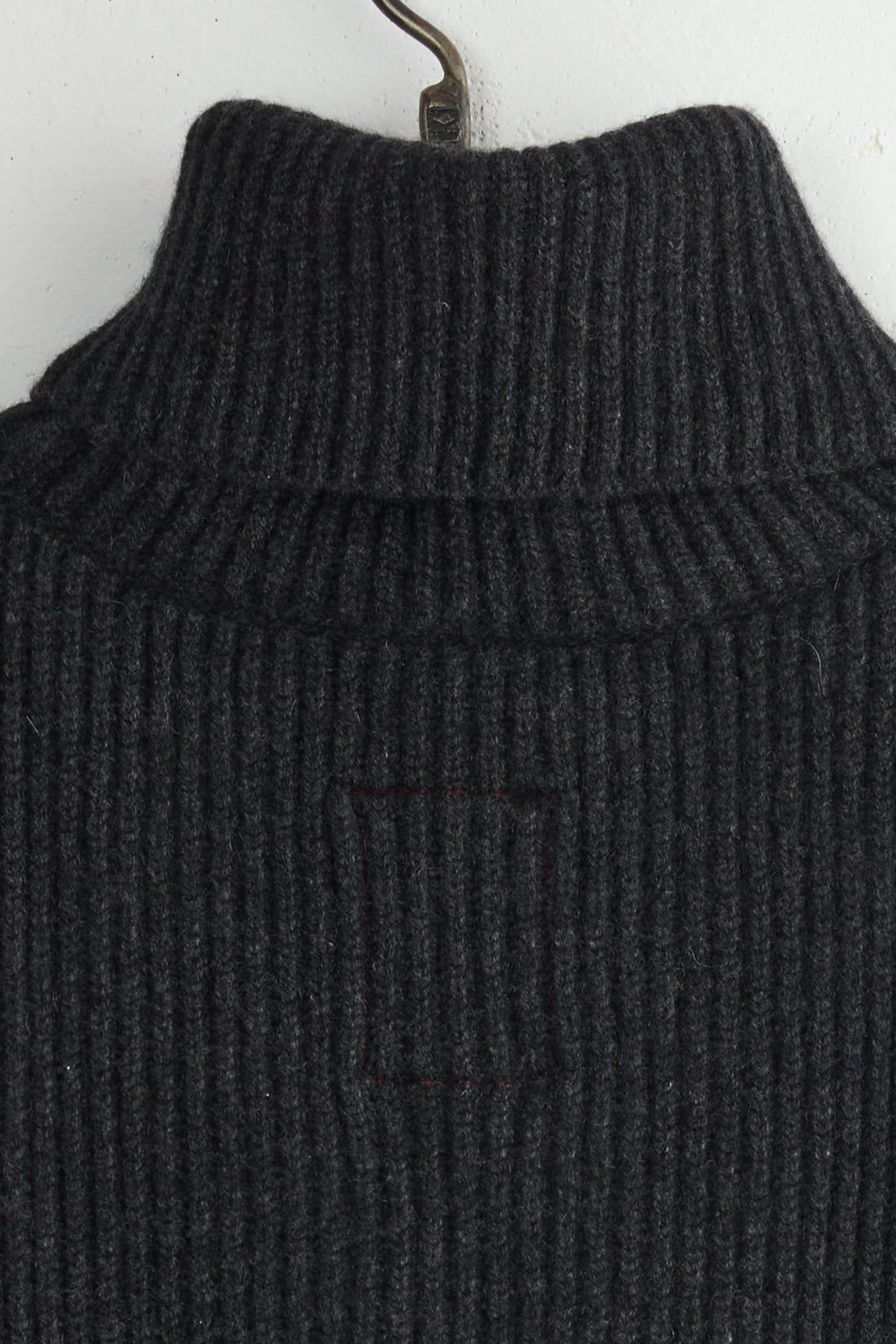 SLV HIGH NECK VEST