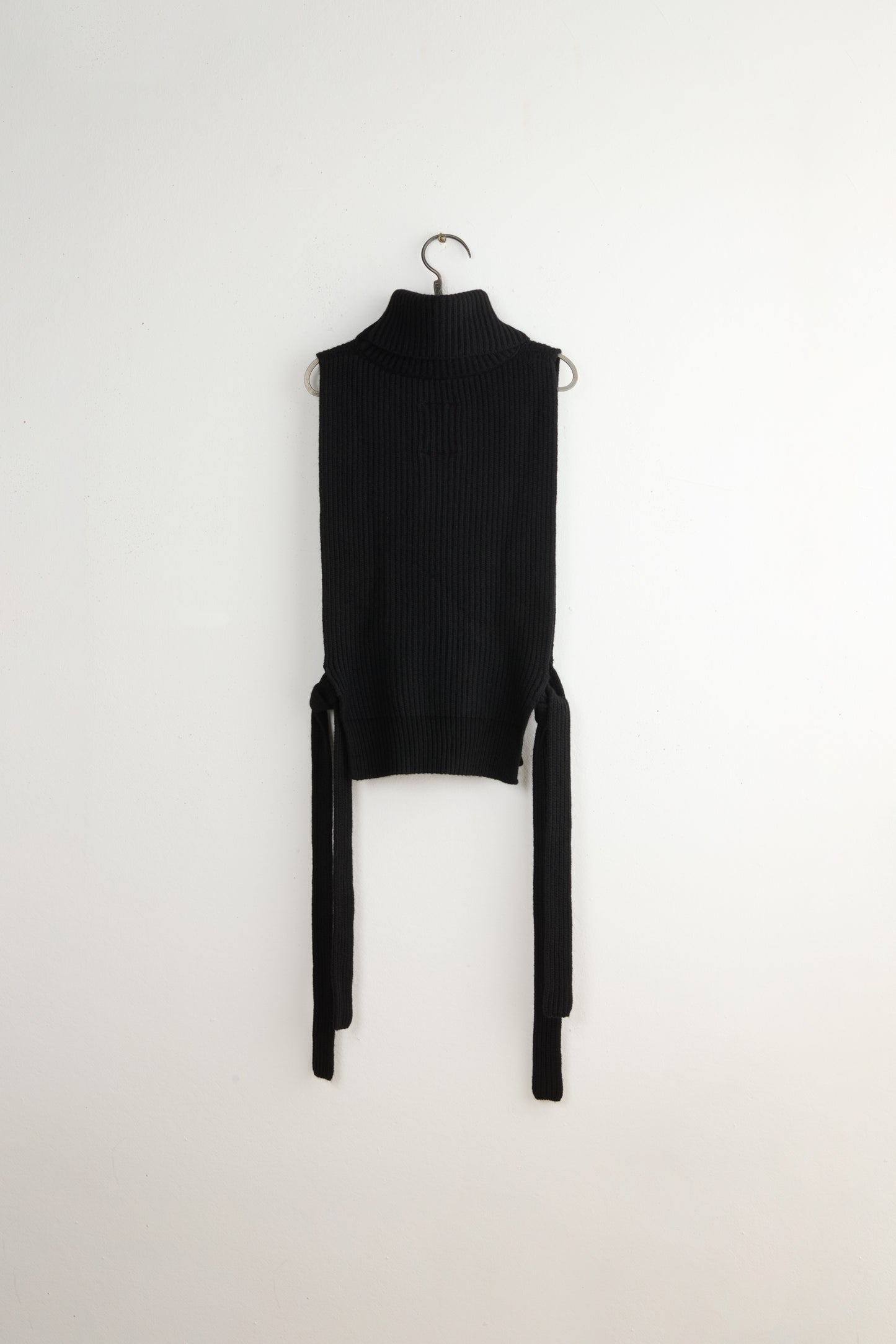 SLV HIGH NECK VEST