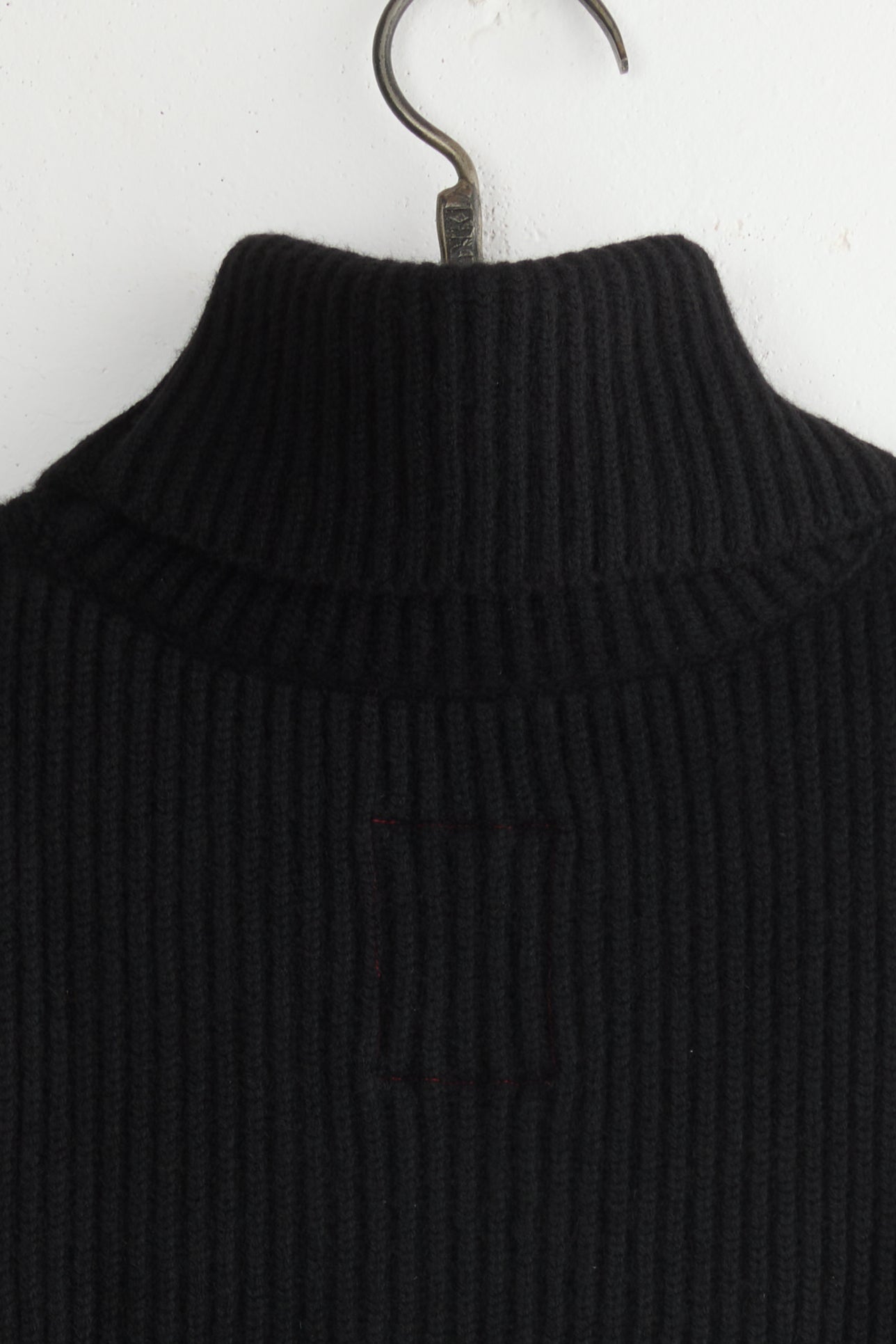 SLV HIGH NECK VEST