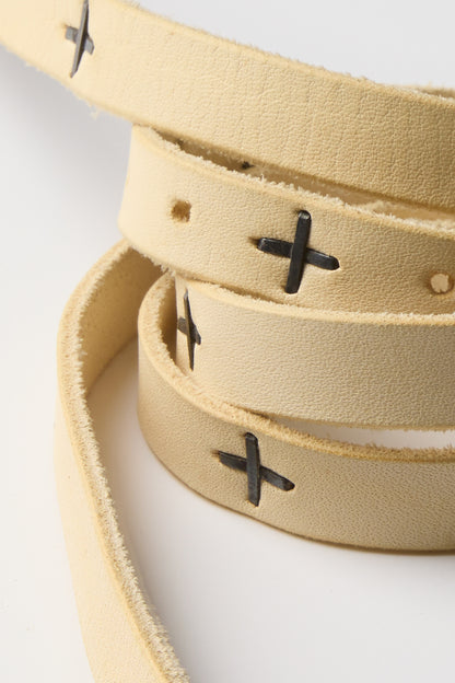 SMALL BUCKLE CROSS STUDDED SKINY BELT