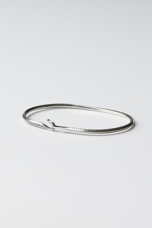 SIDE HOOK ROPE BANGLE