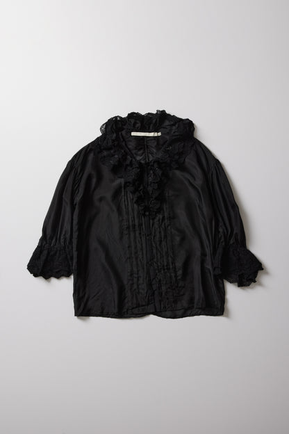 ROMANTIC LACE BLOUSE