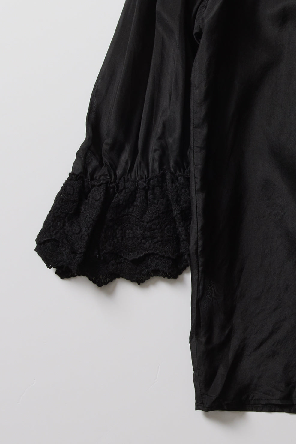 ROMANTIC LACE BLOUSE