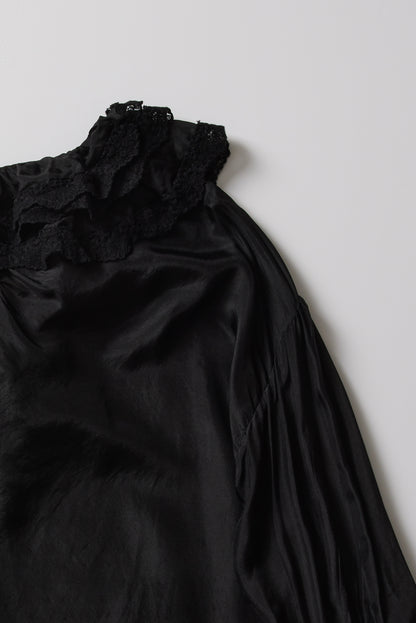 ROMANTIC LACE BLOUSE