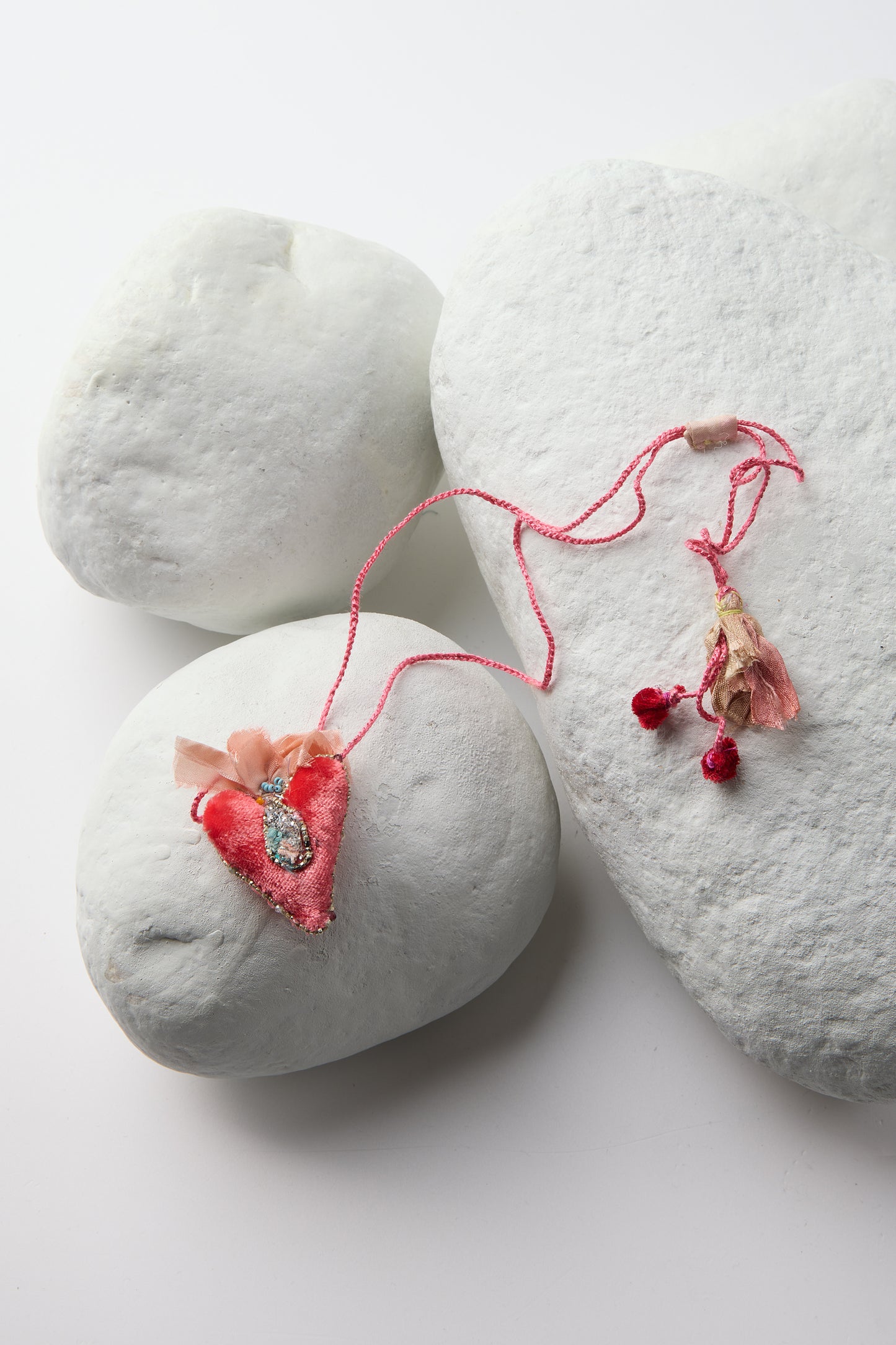 EMBROIDERED VELVET HEART NECKLACE