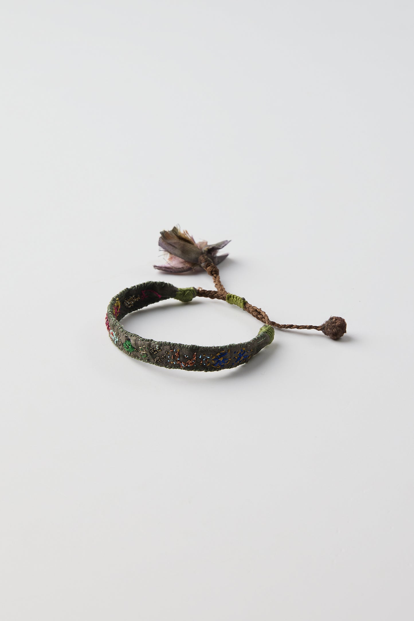 GREEN EMBROIDERED BRACELET