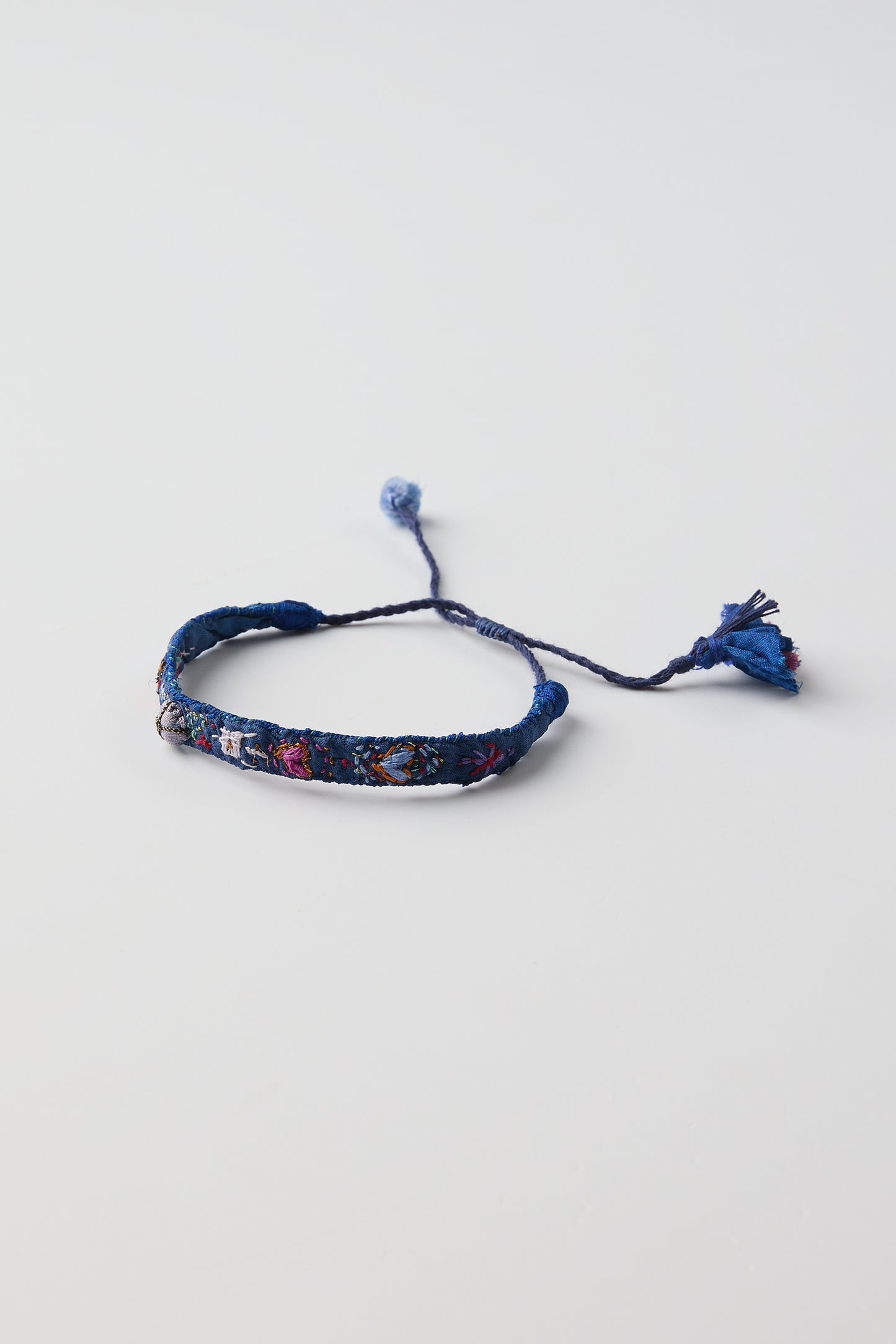 BLUE EMBROIDERED BRACELET
