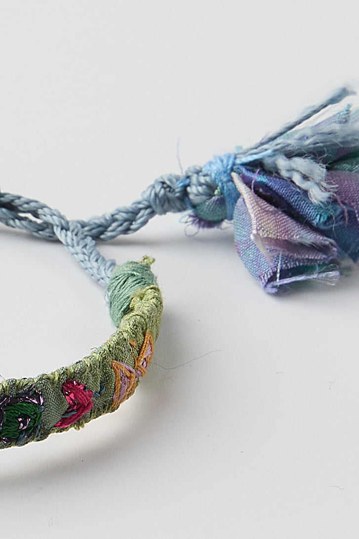 BLUE EMBROIDERED BRACELET