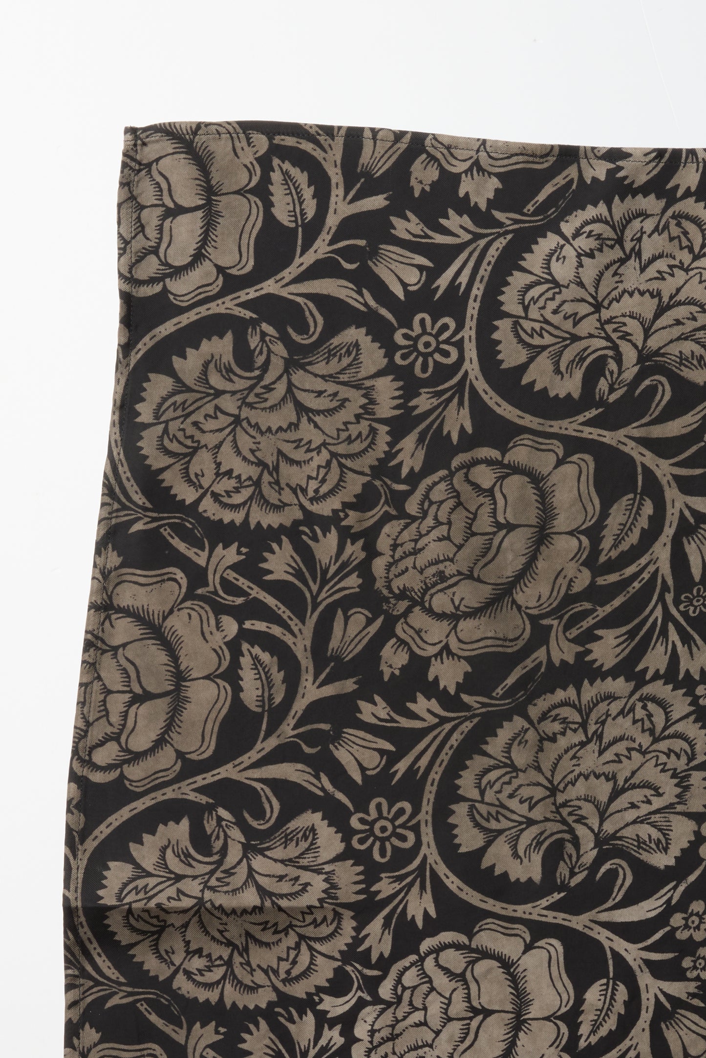 SQUARE PRINTED SCARF