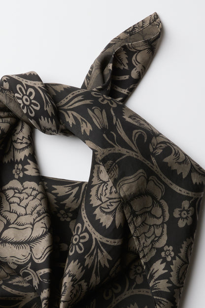 SQUARE PRINTED SCARF