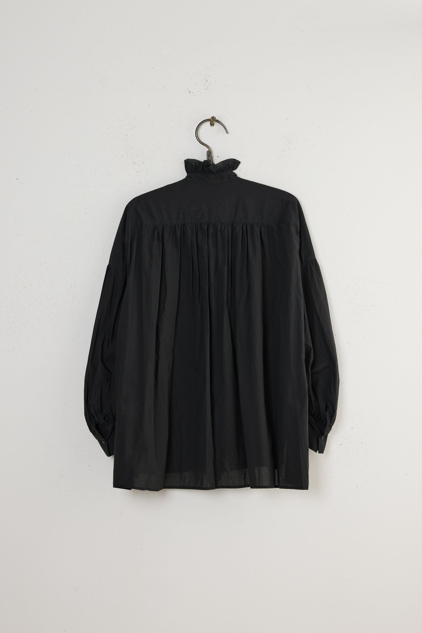 BISHOP SLEEVE RUFFLE SHIRT
