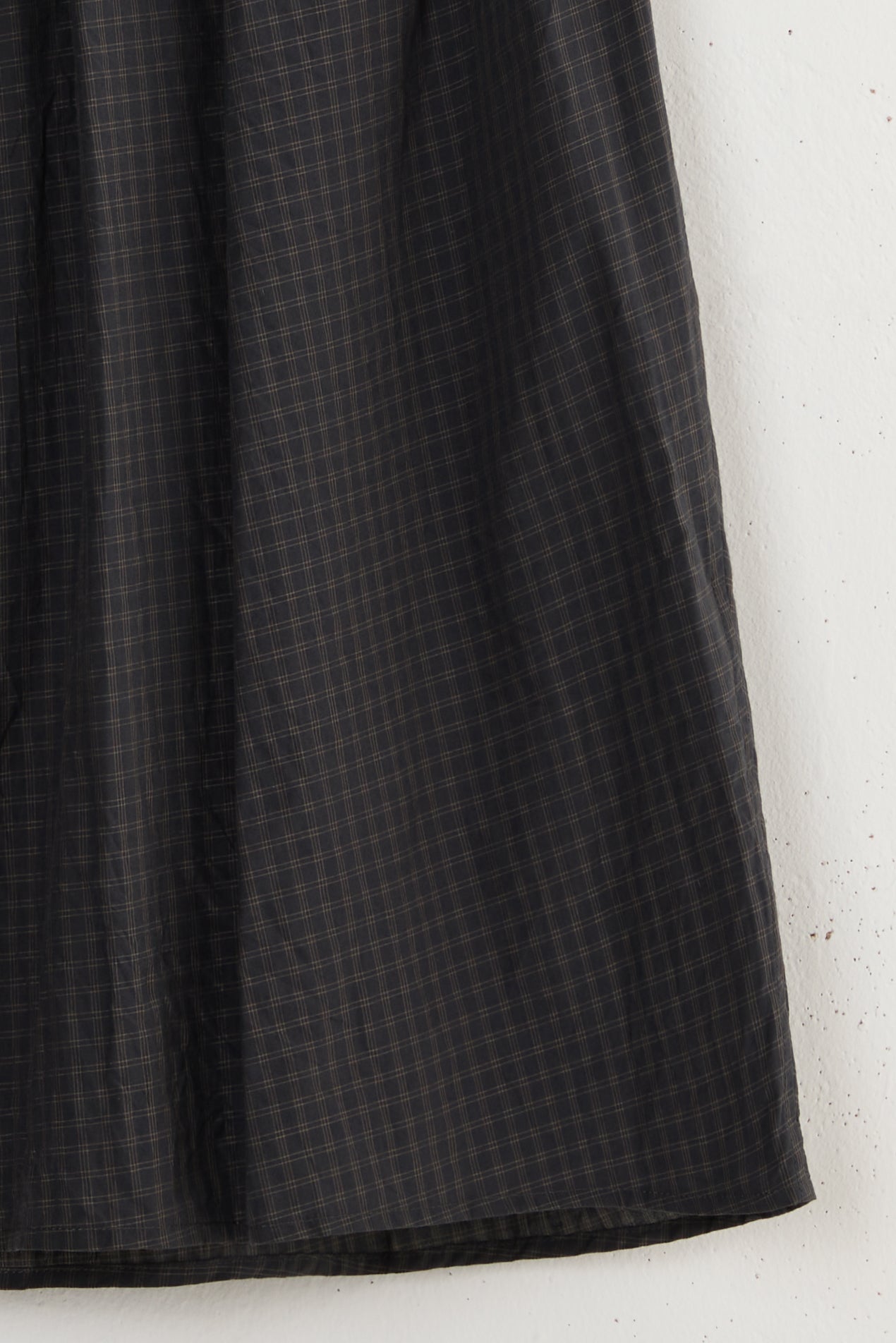 PLEATED SLEEVELESS LONG SHIRT