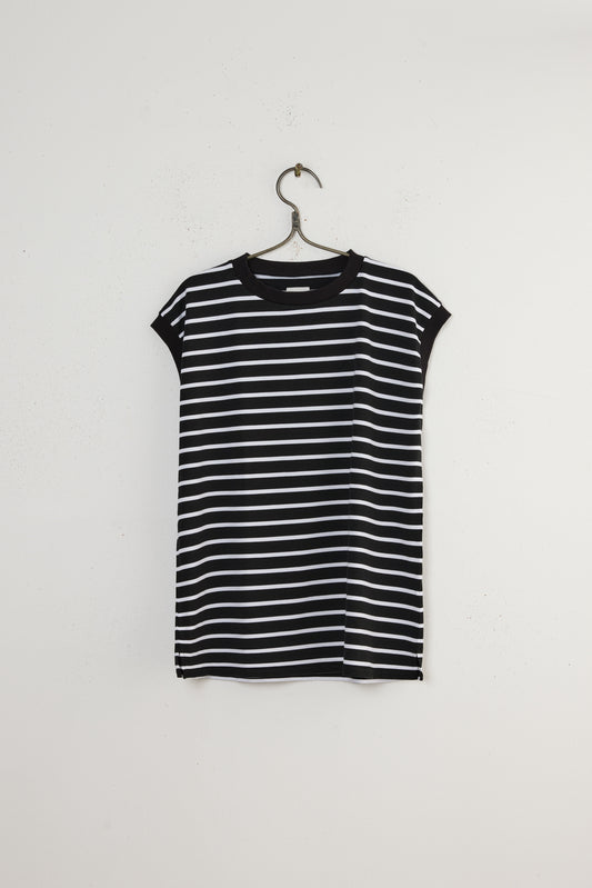 SLEEVELESS TRIM T-SHIRT