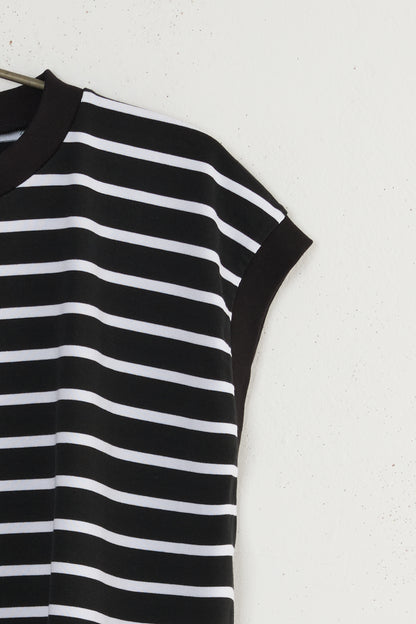 SLEEVELESS TRIM T-SHIRT