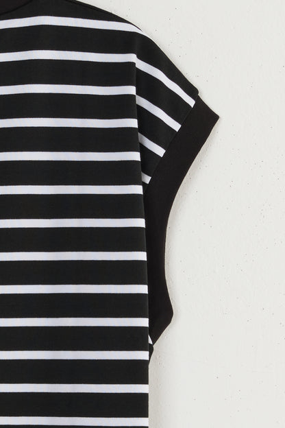 SLEEVELESS TRIM T-SHIRT