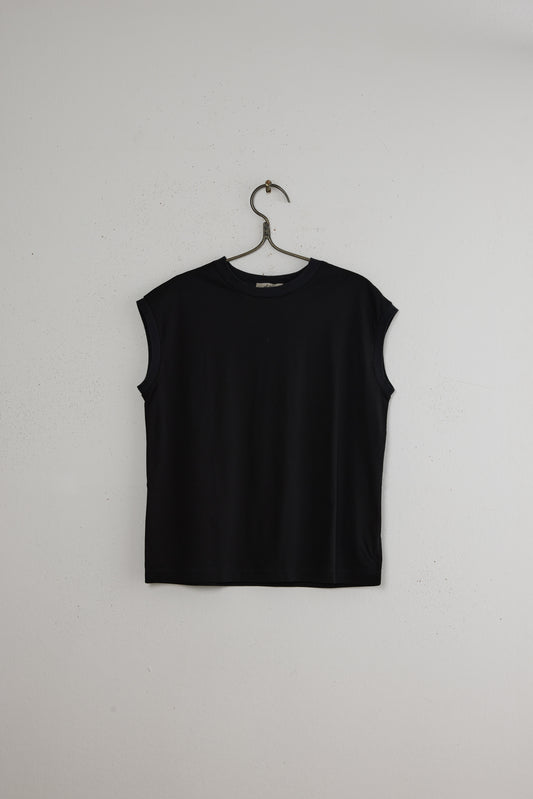 SLEEVELESS PULLOVER C