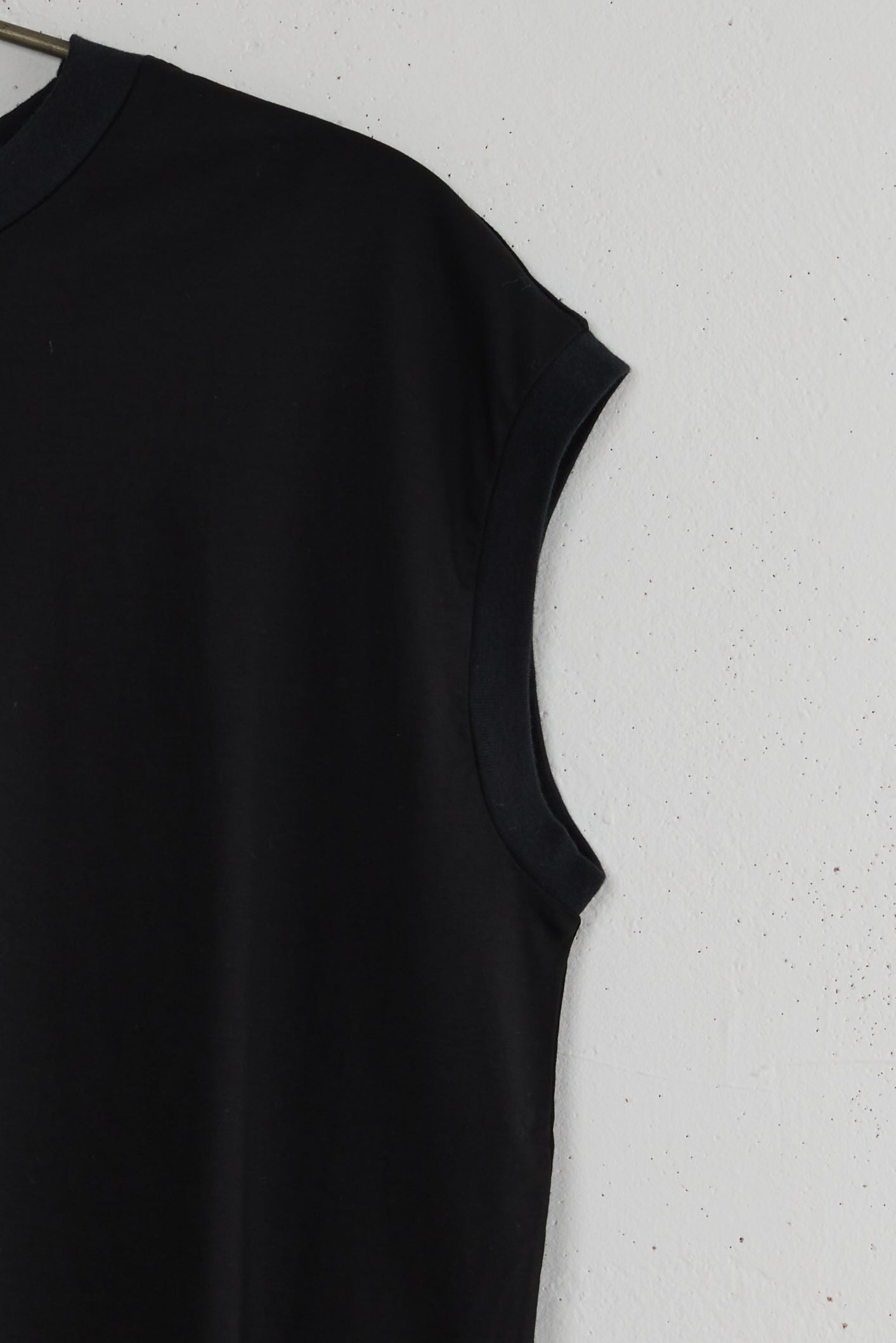 SLEEVELESS PULLOVER C